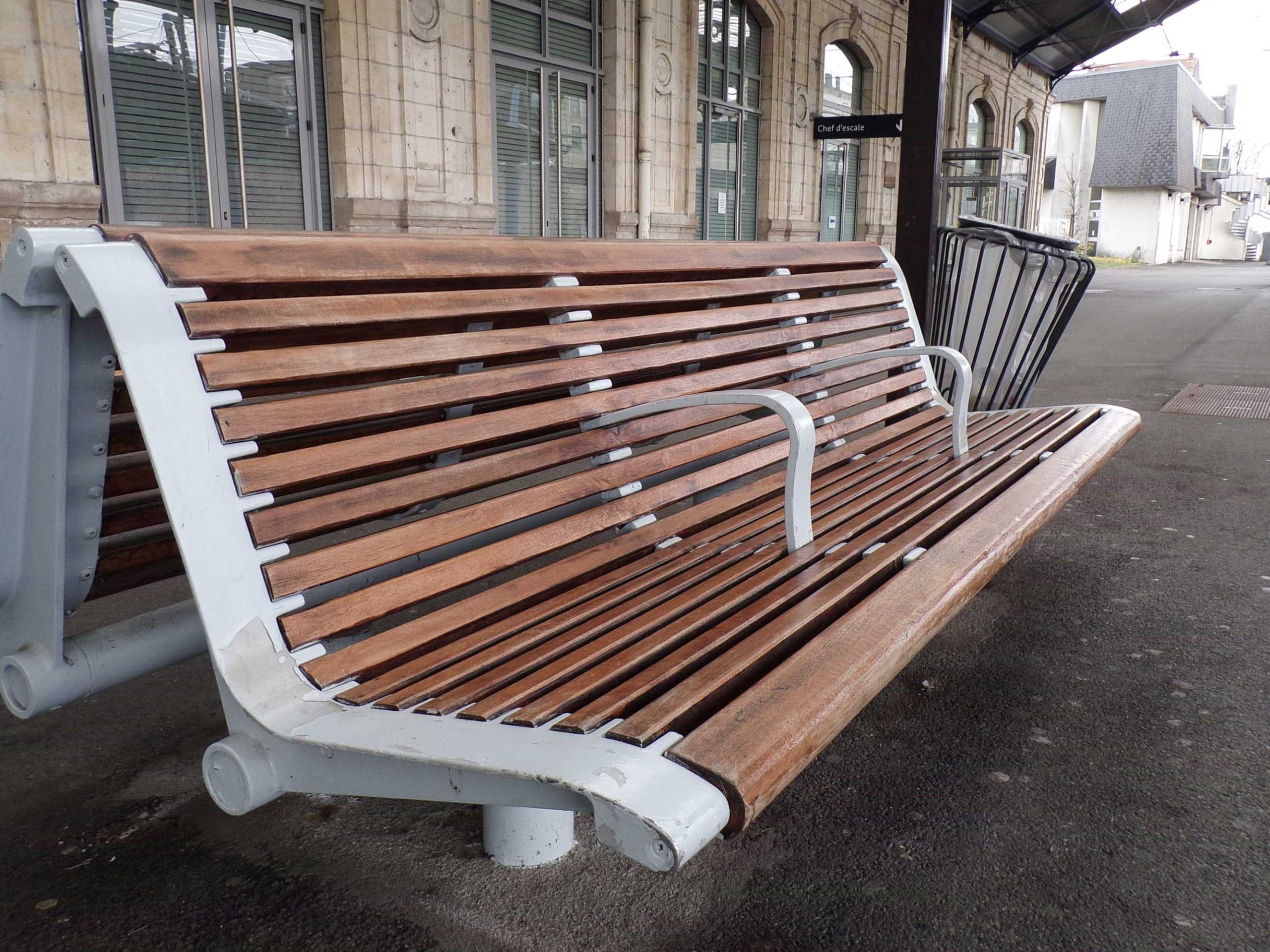 Des pics, des barres pour les sans-abris